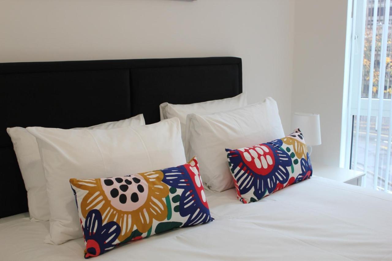 Berks Luxury Serviced Apartments , Free Parking, Free Gym And Free Wifi Брэкнэлл Экстерьер фото