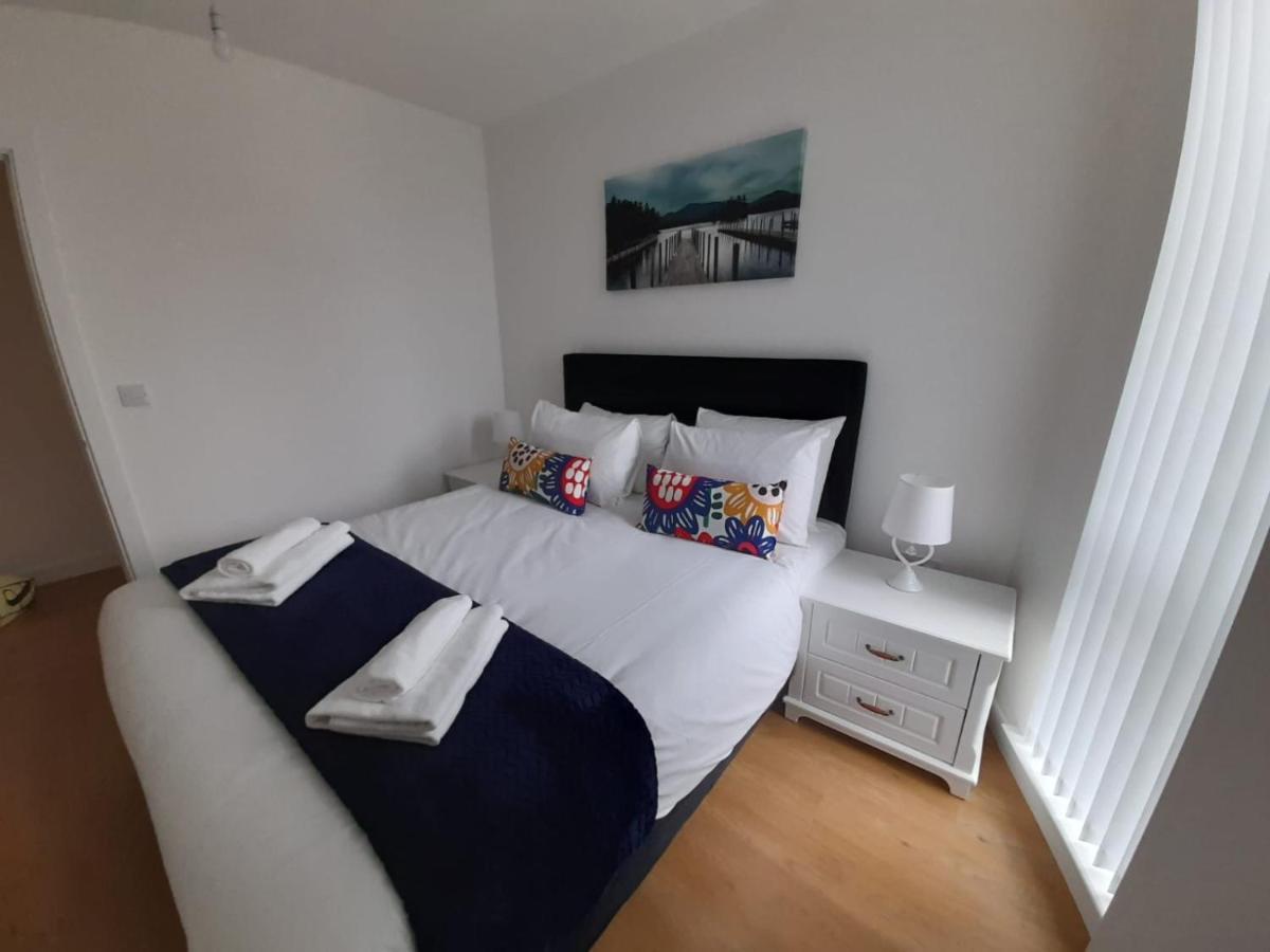 Berks Luxury Serviced Apartments , Free Parking, Free Gym And Free Wifi Брэкнэлл Экстерьер фото