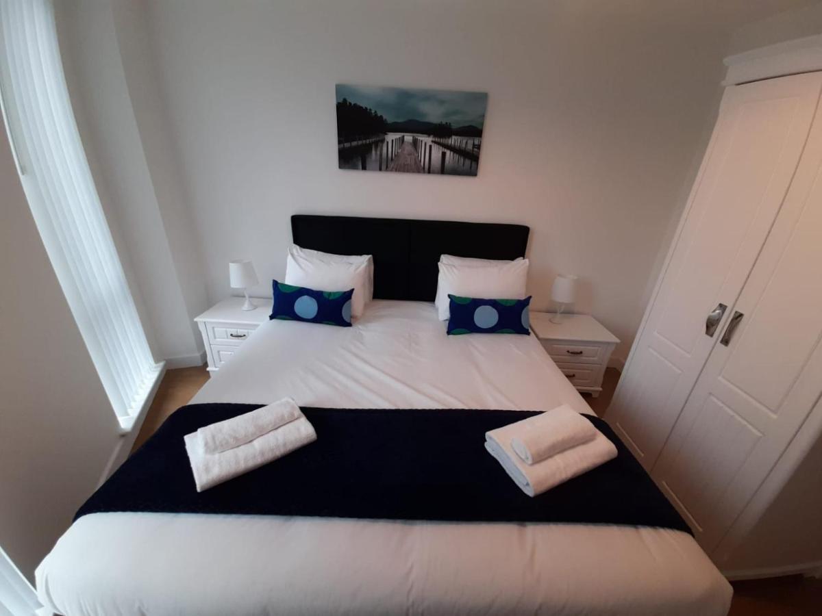Berks Luxury Serviced Apartments , Free Parking, Free Gym And Free Wifi Брэкнэлл Экстерьер фото