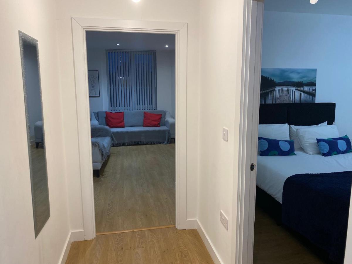 Berks Luxury Serviced Apartments , Free Parking, Free Gym And Free Wifi Брэкнэлл Экстерьер фото