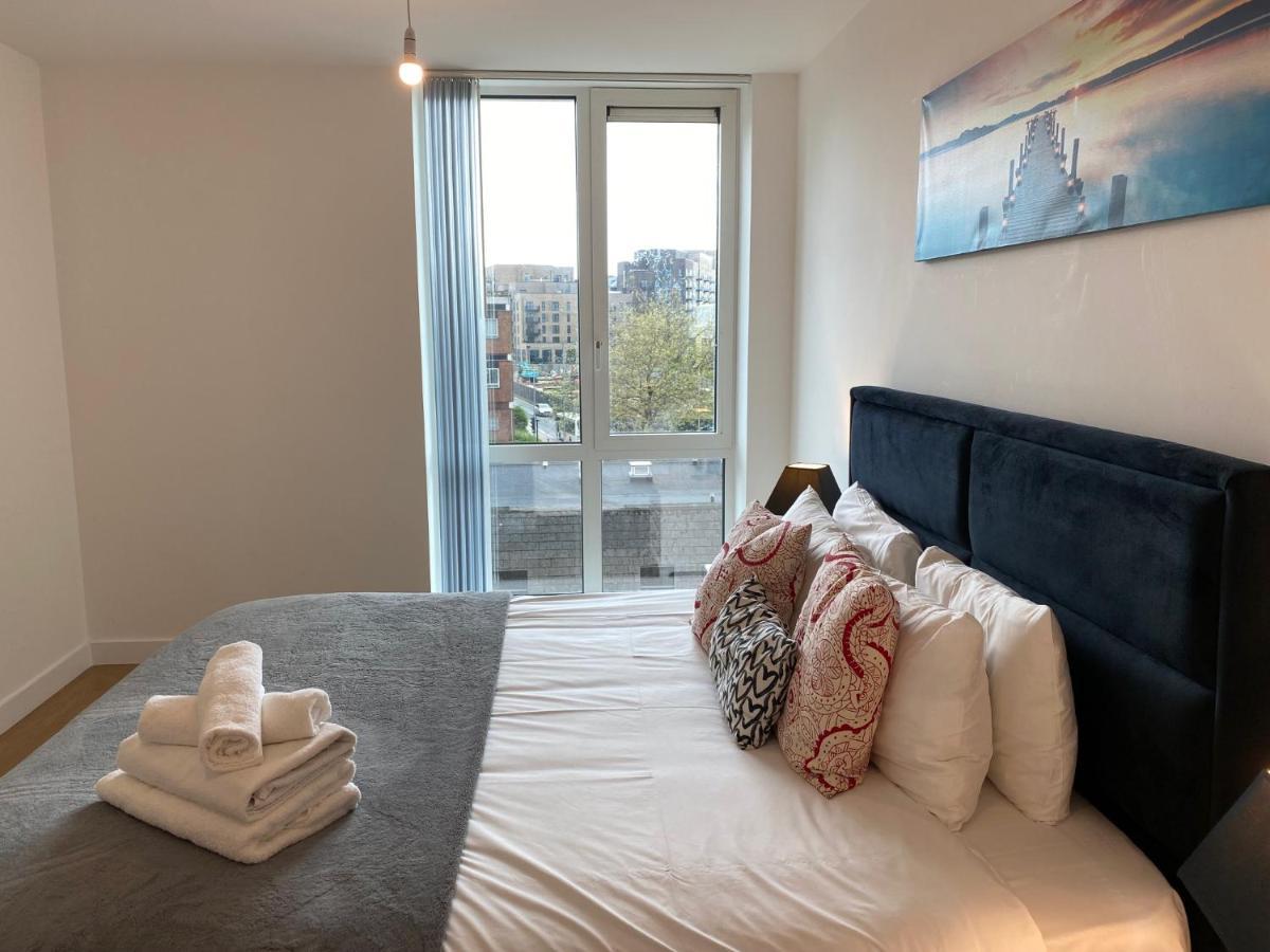 Berks Luxury Serviced Apartments , Free Parking, Free Gym And Free Wifi Брэкнэлл Экстерьер фото