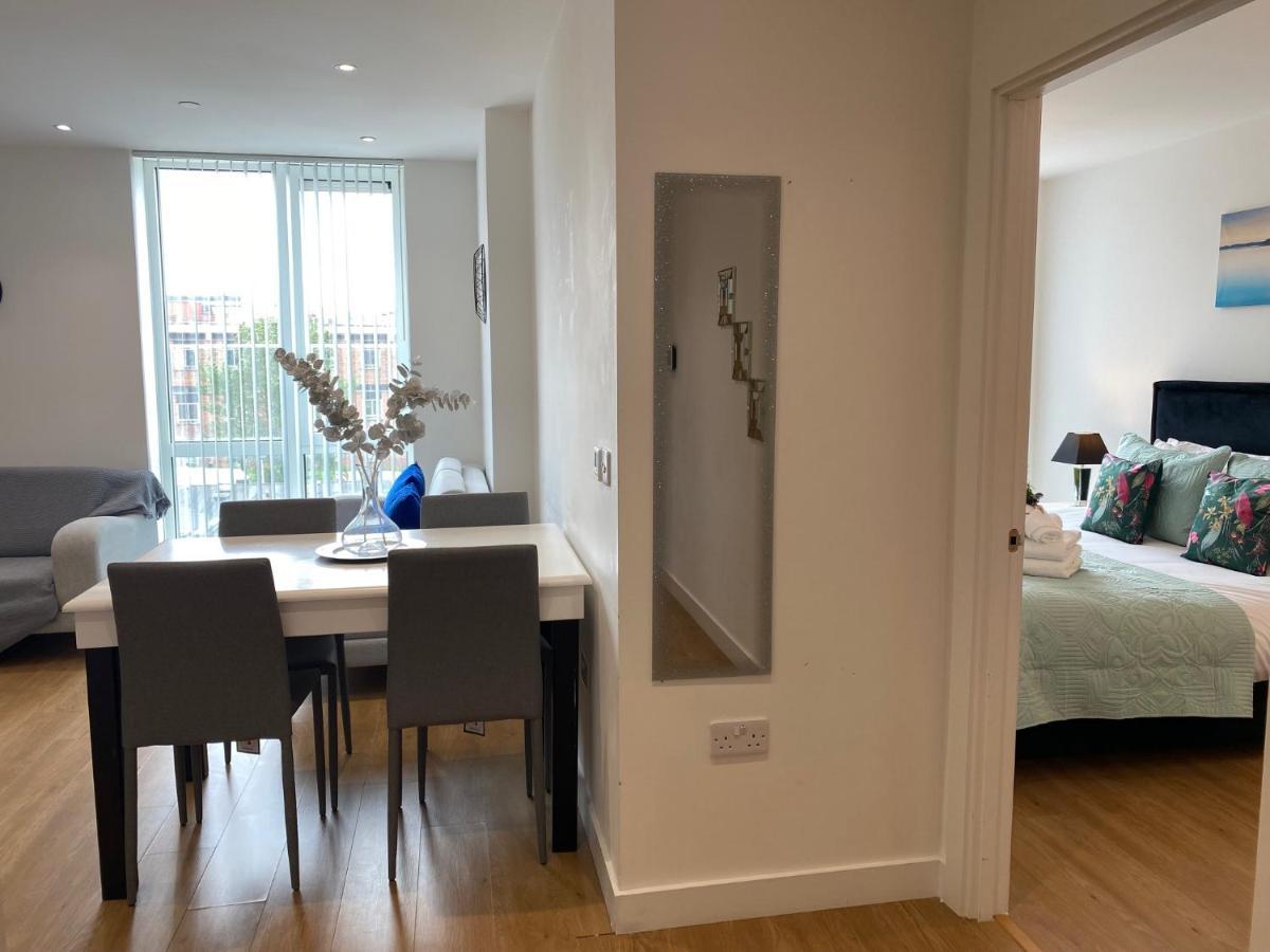 Berks Luxury Serviced Apartments , Free Parking, Free Gym And Free Wifi Брэкнэлл Экстерьер фото