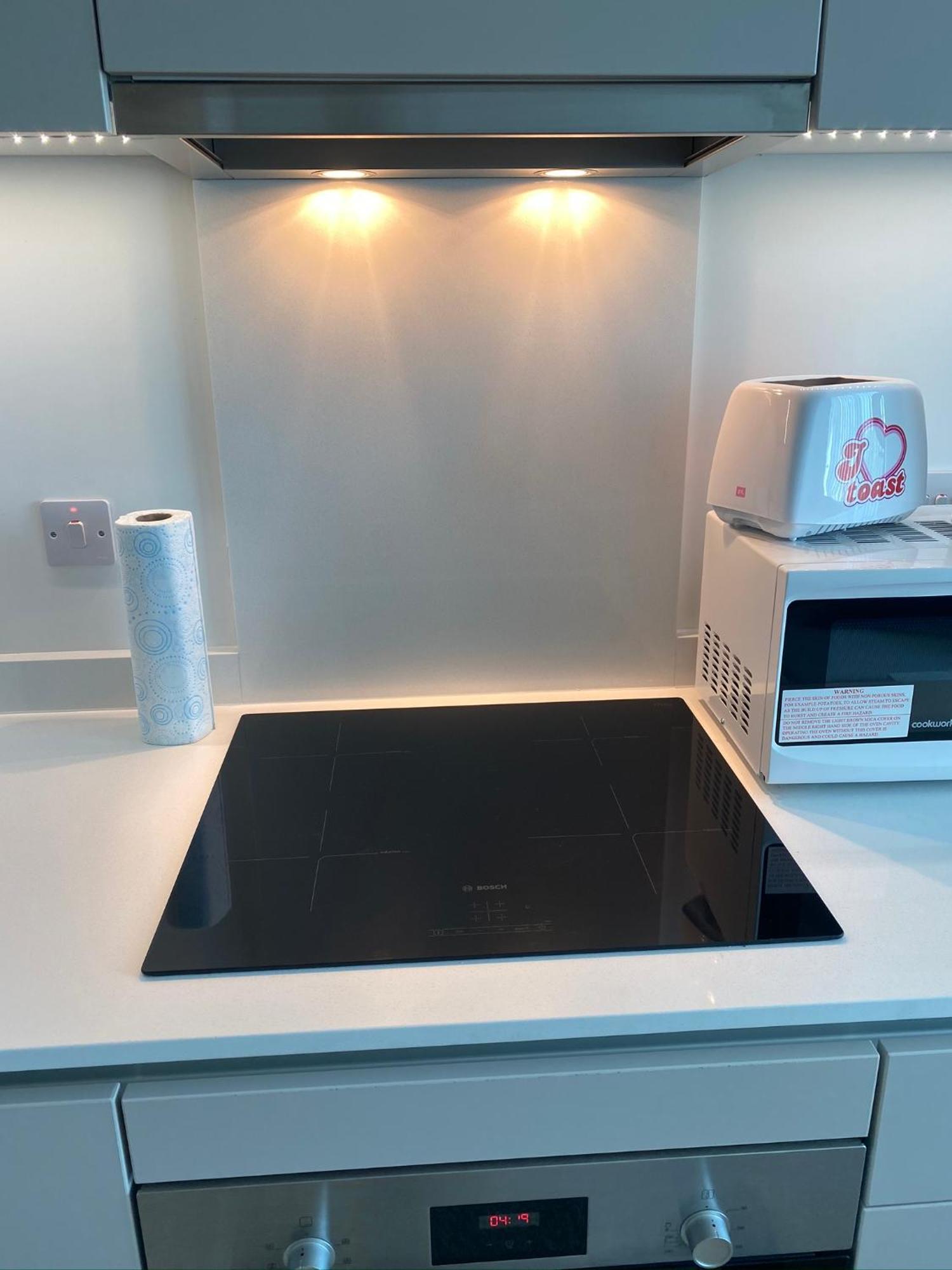 Berks Luxury Serviced Apartments , Free Parking, Free Gym And Free Wifi Брэкнэлл Номер фото